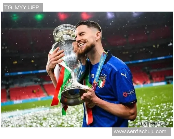 盘点足球球星经典长袖战袍展现绿茵场上独特风采