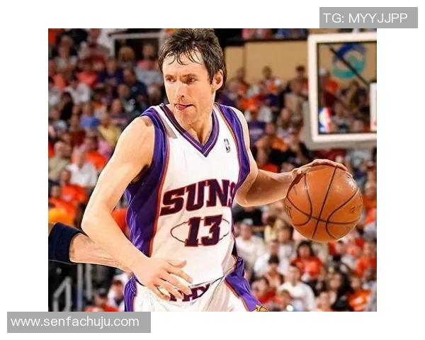 足球球星绝世容颜引领潮流魅力 不仅是球场上的王者更是全球瞩目的时尚偶像